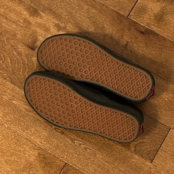 Vans Black Slip-On Shoes, women’s size 6 / EUR 36 - Picture 6 of 7